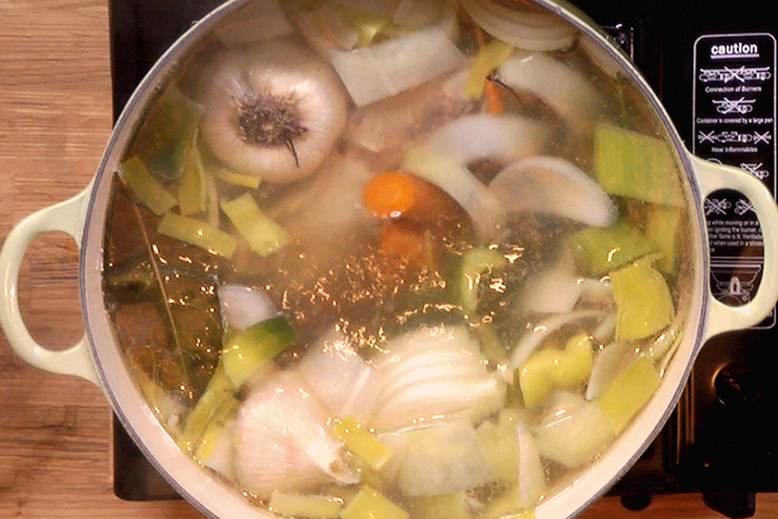Easy Chicken Stock