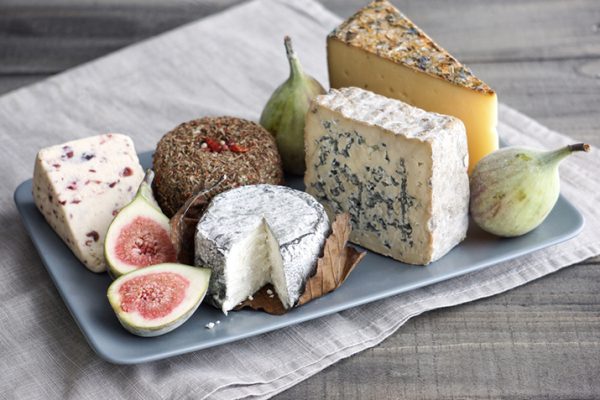 Four_Deliciously_Themed_Cheese_Trays_0