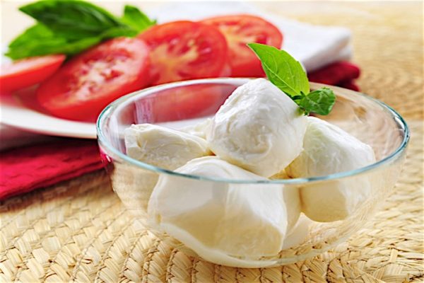 Fresh_Mozzarella_0
