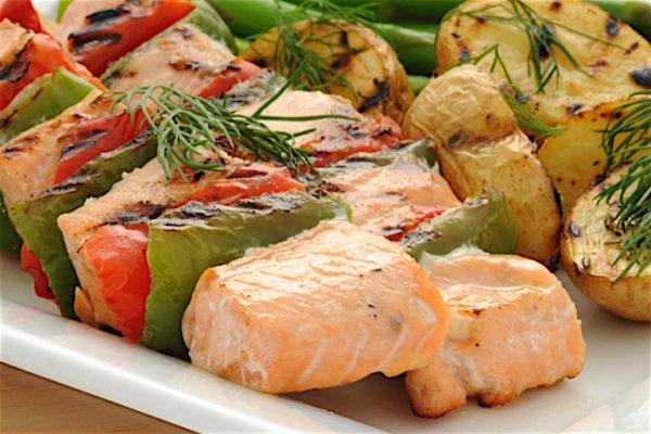 Lemon_and_Dill_Salmon_Kabobs1_0