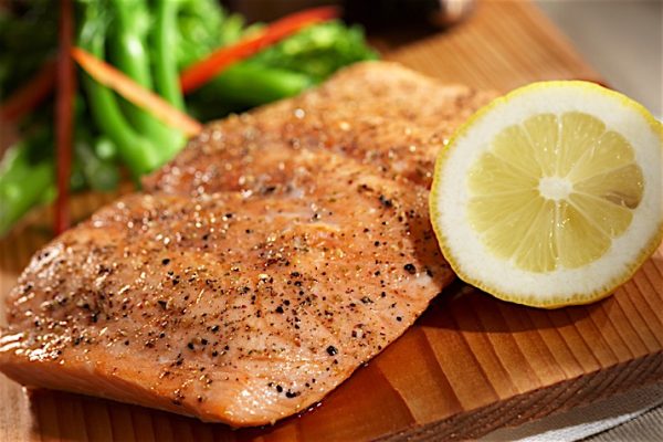 Moroccan_Spiced_Salmon_with_Yogurt_Sauce_0