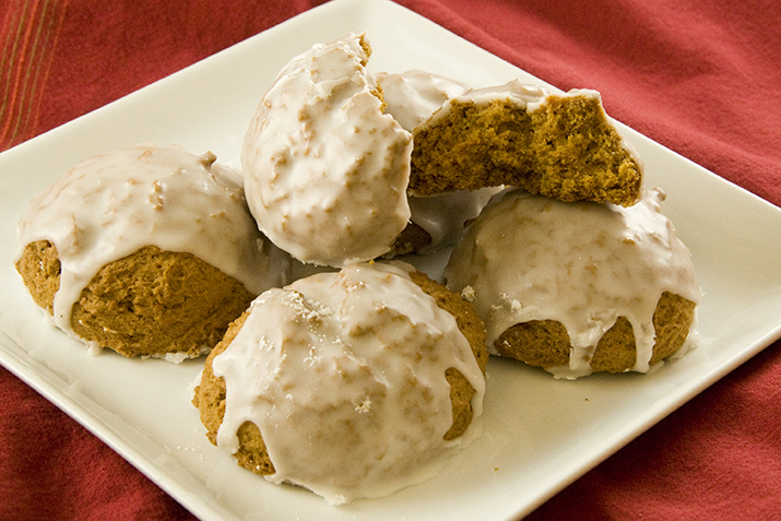 Pumpkin_Cookies_with_Vanilla_Drizzle_0
