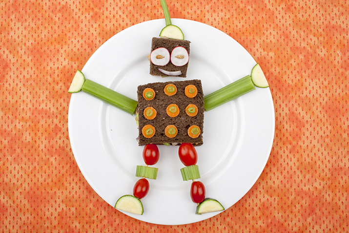 Recharging_Robot_Lunch_0