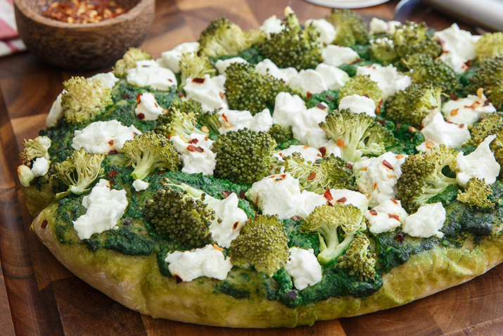 Slow_Cooker_Spinach_Pesto_and_Broccoli_Pizza_0