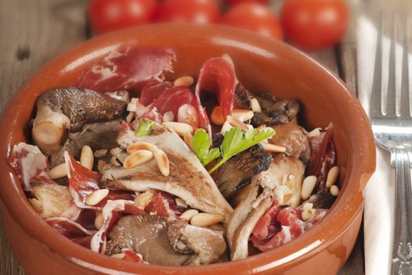 Spanish_Oyster_Mushrooms_with_Jamon_0