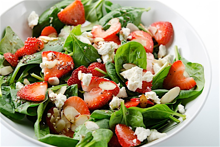 Spinach_and_Strawberry_Salad_with_Goat_Cheese_0