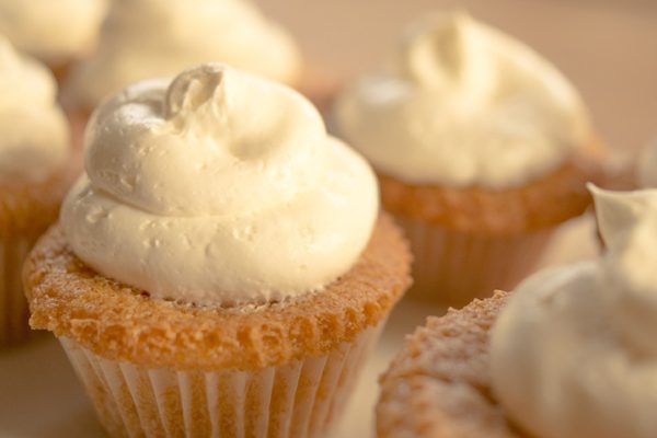 Wheat_Free_Vanilla_Cupcakes_0
