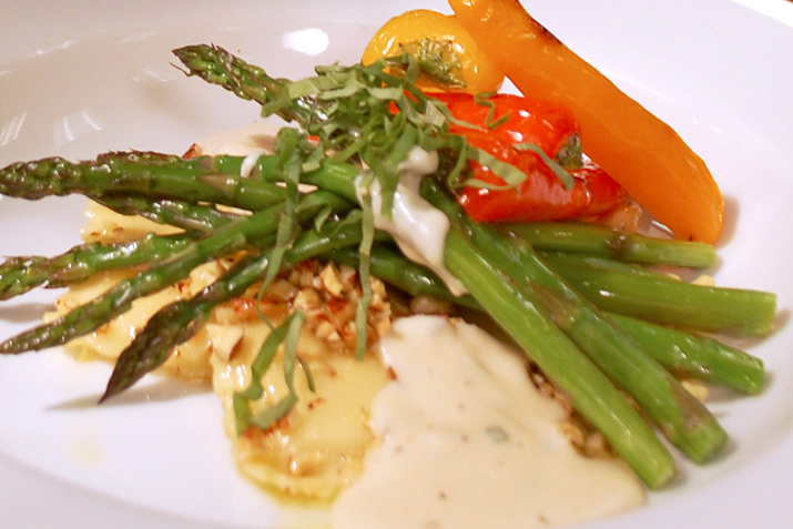 Roasted_Asparagus_and_White_Cheddar_Bechamel