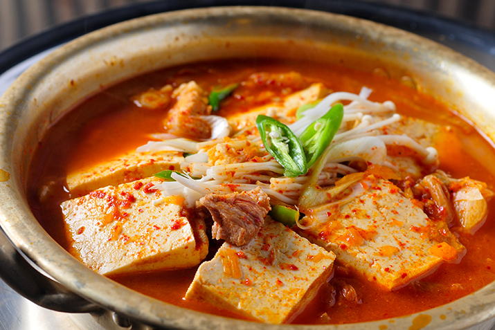 Kimchi Jjigae (Kimchi Tofu Stew)