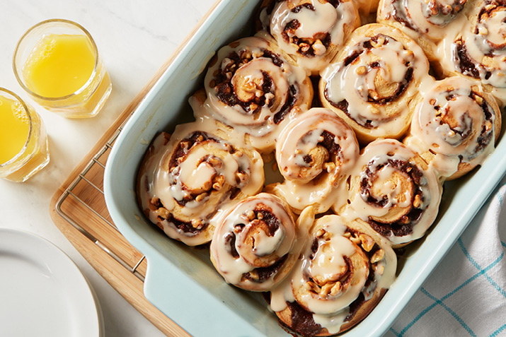 Eggnog Cinnamon Rolls