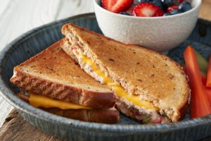 NCG_Dennis_Becker_Roasted_Pepper_Tuna_Melt_715 x 477